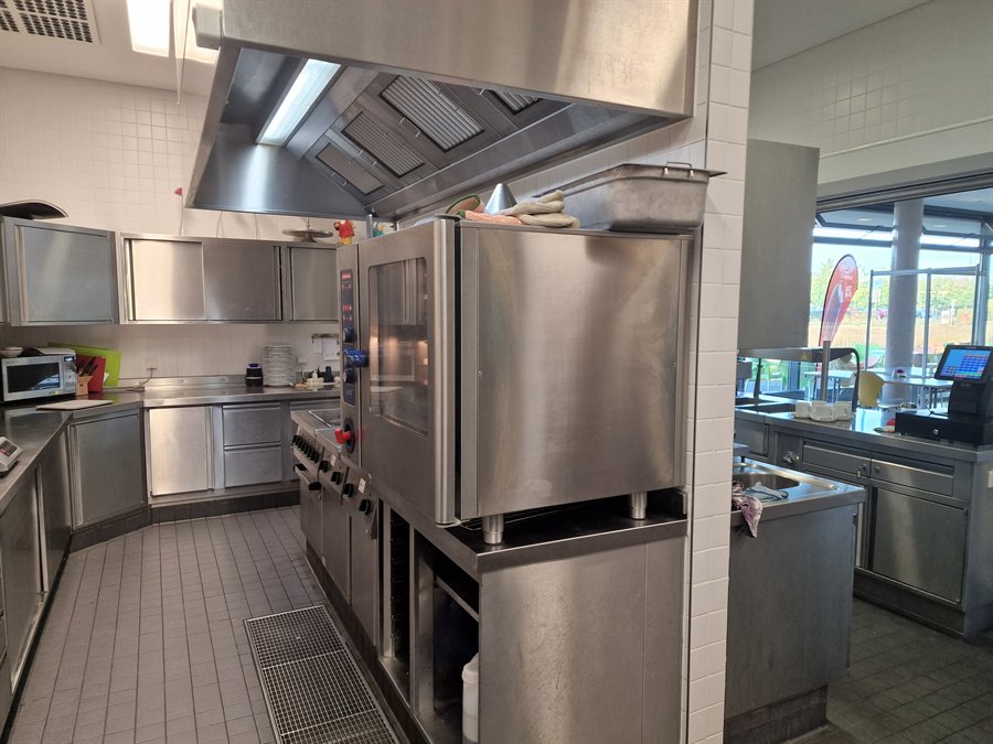 Blick in die professionelle Cateringküche von Harzbuffet